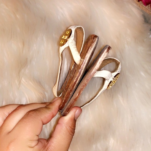 TORY BURCH Cream Leather Flip Flop - Picture 7 of 7